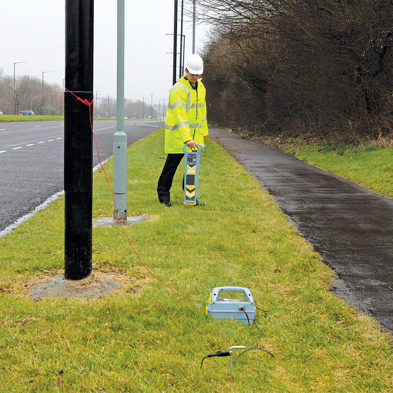 Radiodetection C.A.T4™ Cable Locator being used to locate cables