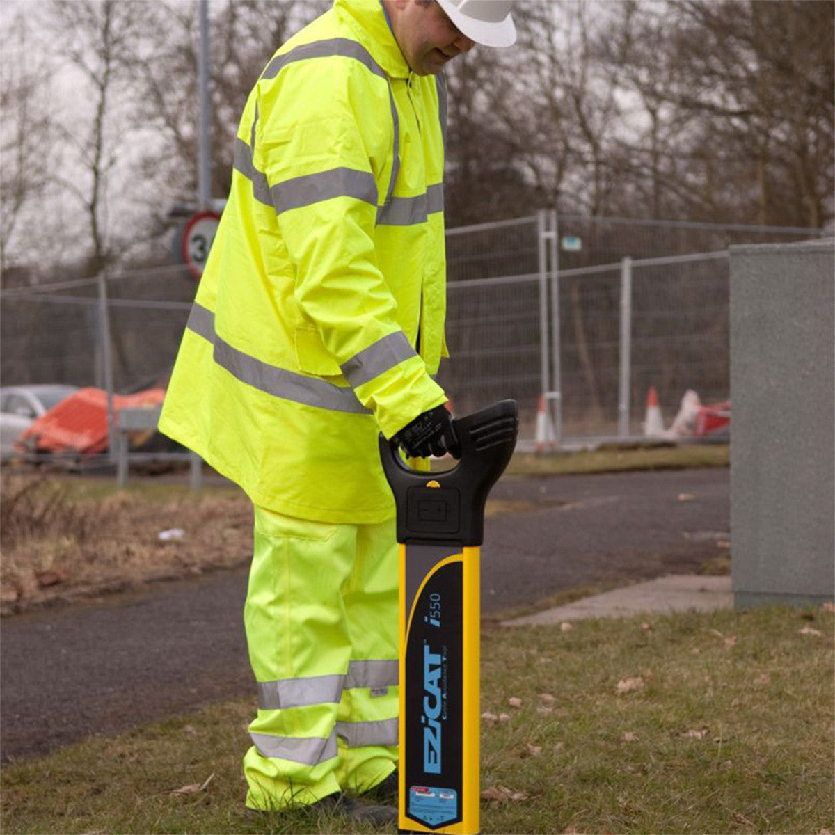 EZiCAT™ i550 Cable Locators being used on site